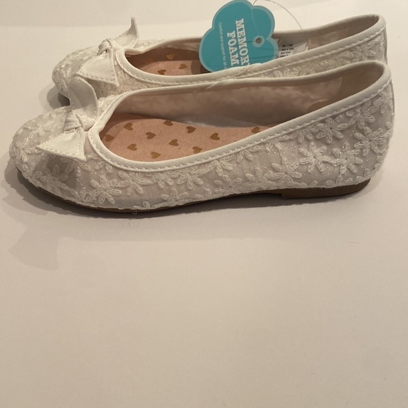 White sparkly toddler girls size 13 dress shoes nwt bow flowers - Picture 4 of 12
